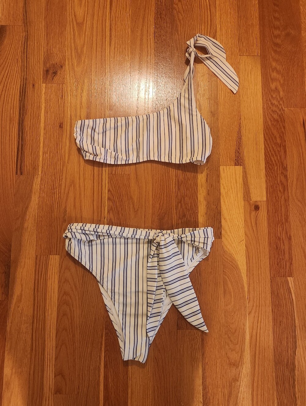 Abercrombie & Fitch Cheeky Striped Bikini M